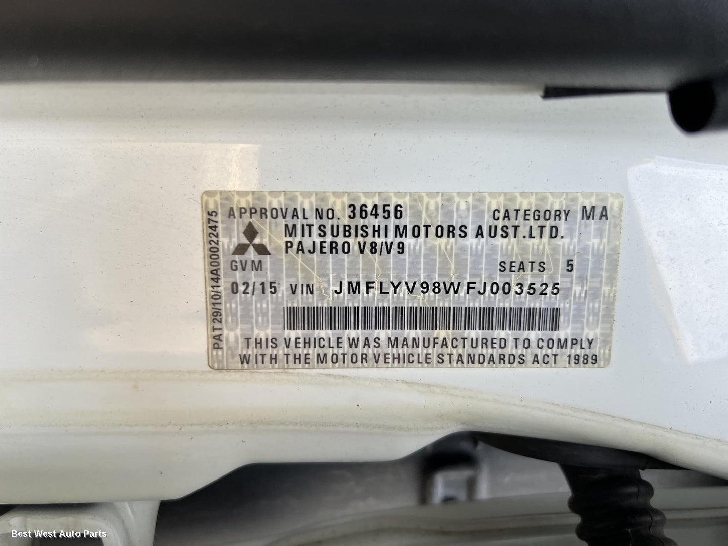 2015 MITSUBISHI PAJERO Left Guard