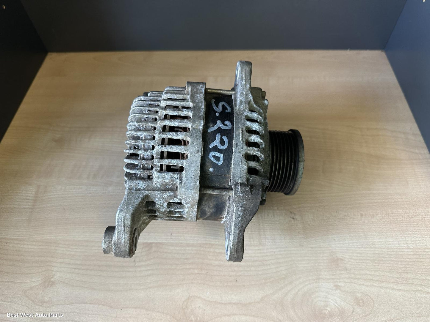 2014 NISSAN NAVARA Alternator