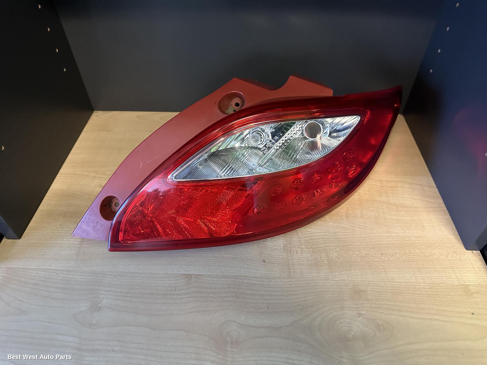 2012 MAZDA 2 Right Taillight