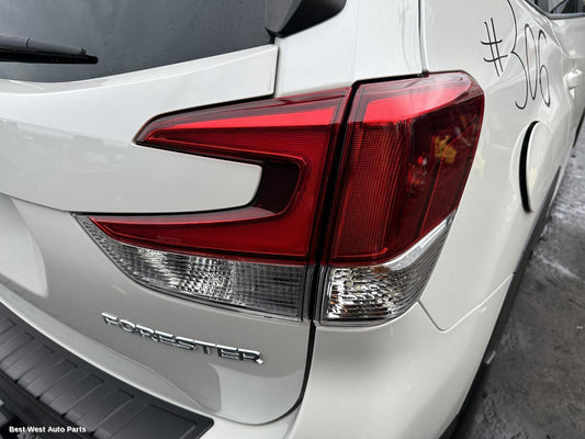 2020 SUBARU FORESTER Right Taillight