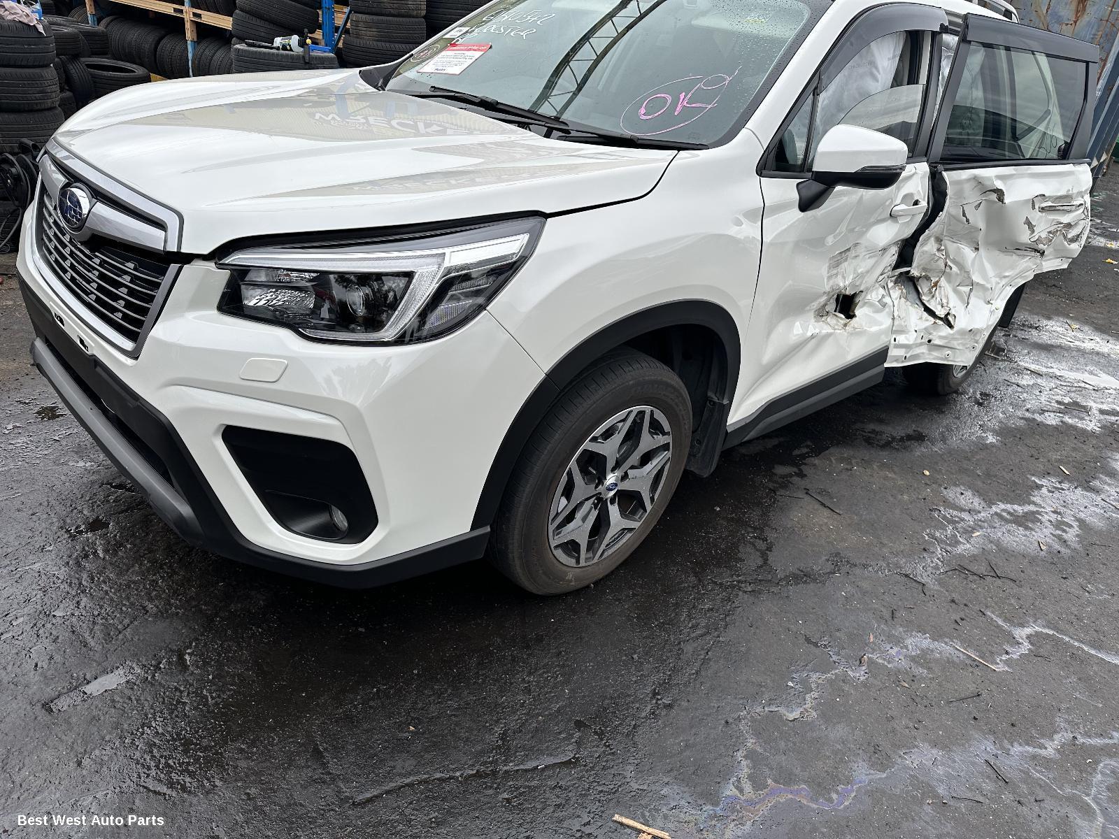 2020 SUBARU FORESTER Left Front Door Window