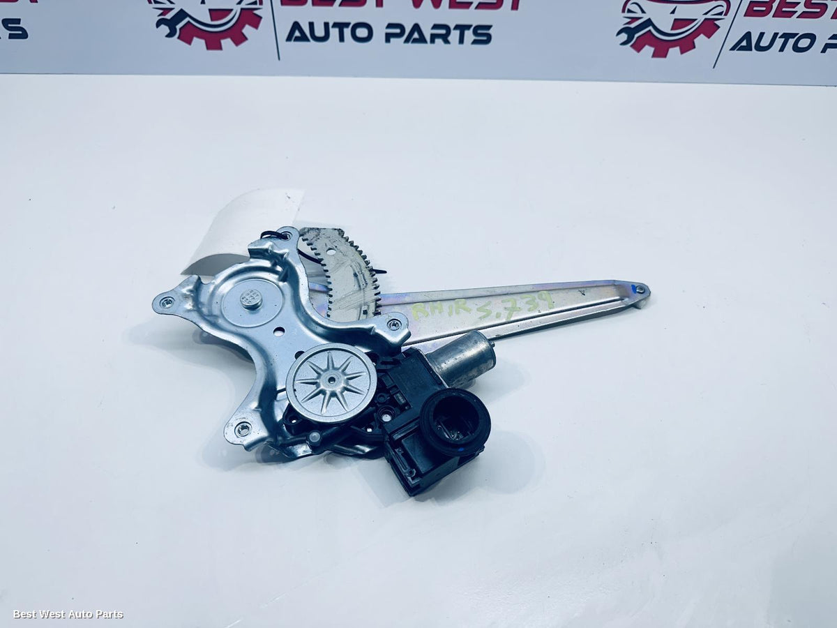 2024 TOYOTA HILUX Right Rear Wnd Reg/Motor