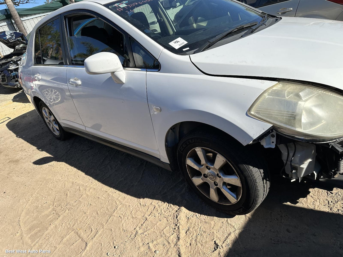 2006 NISSAN TIIDA Left Headlamp