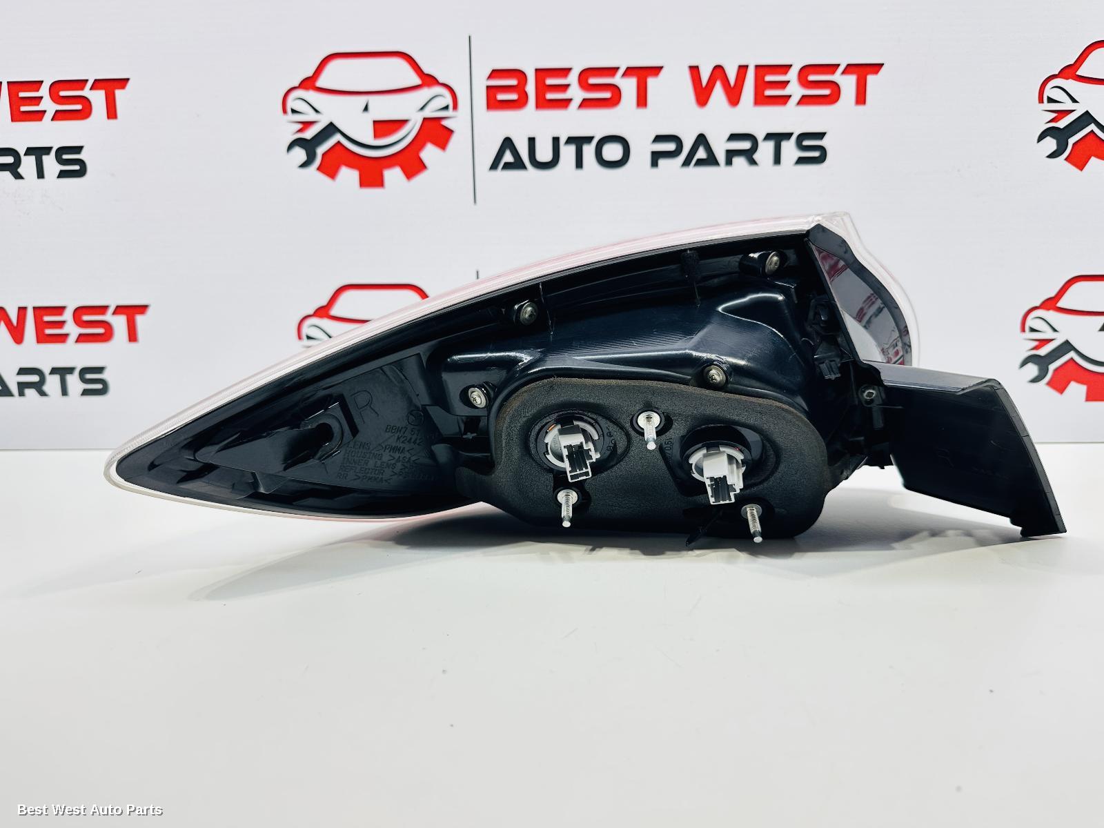 2010 MAZDA 3 Right Taillight