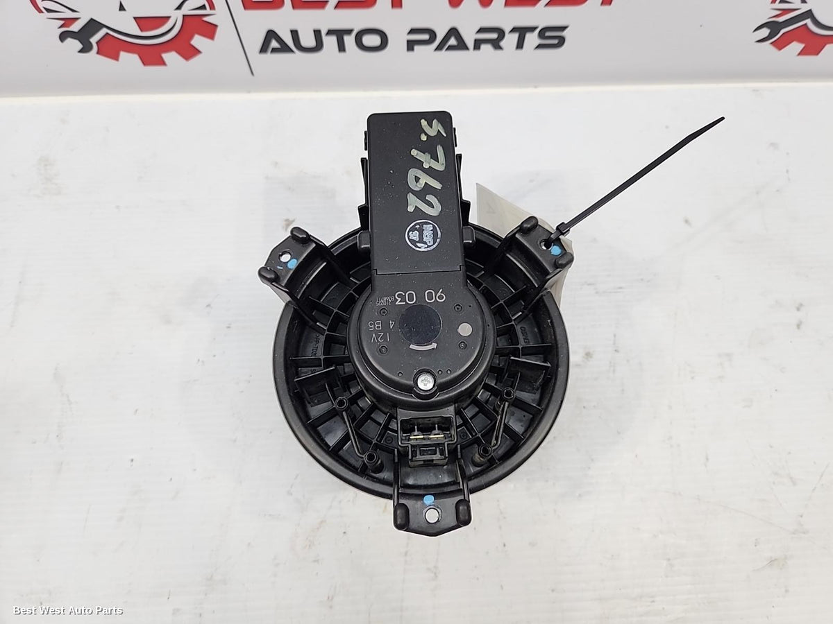 2017 TOYOTA HILUX Heater Fan Motor