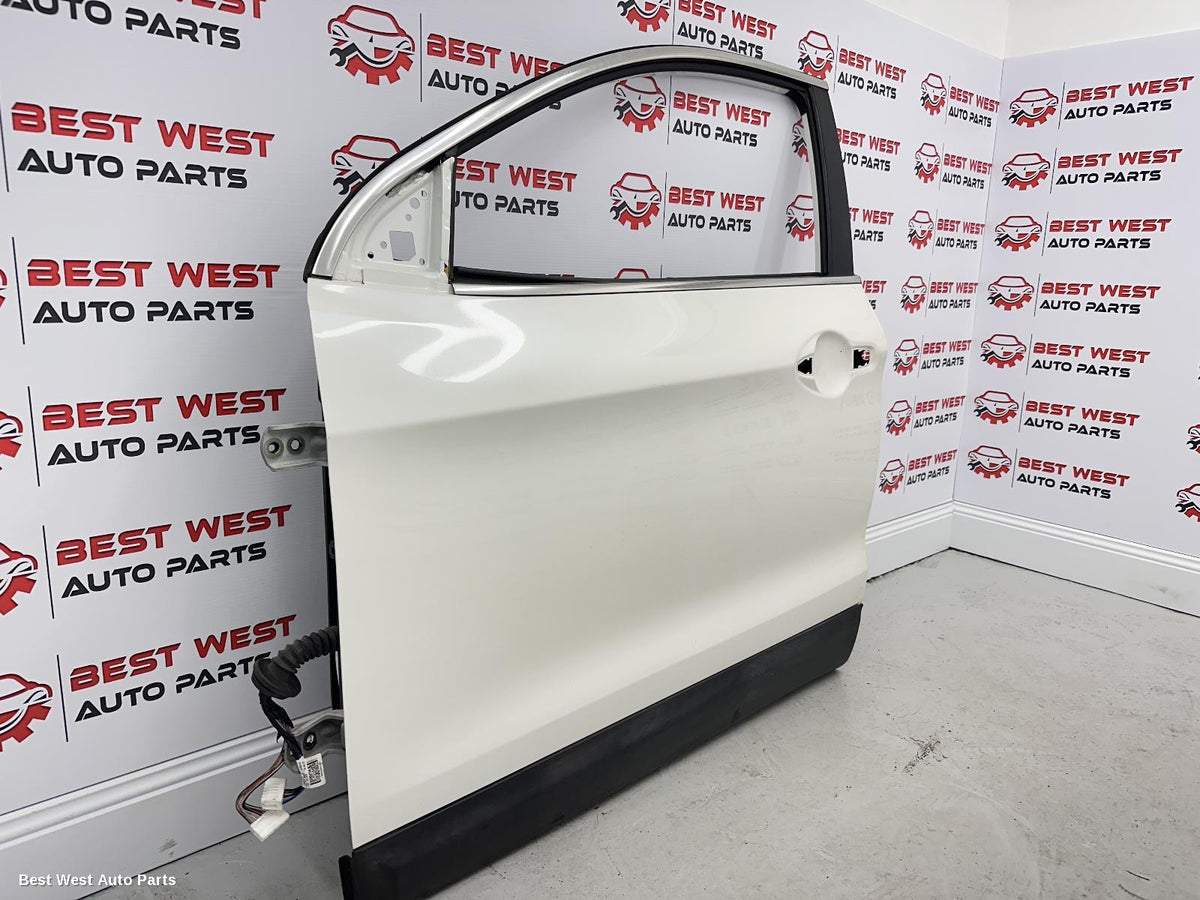 2016 NISSAN QASHQAI Left Front Door