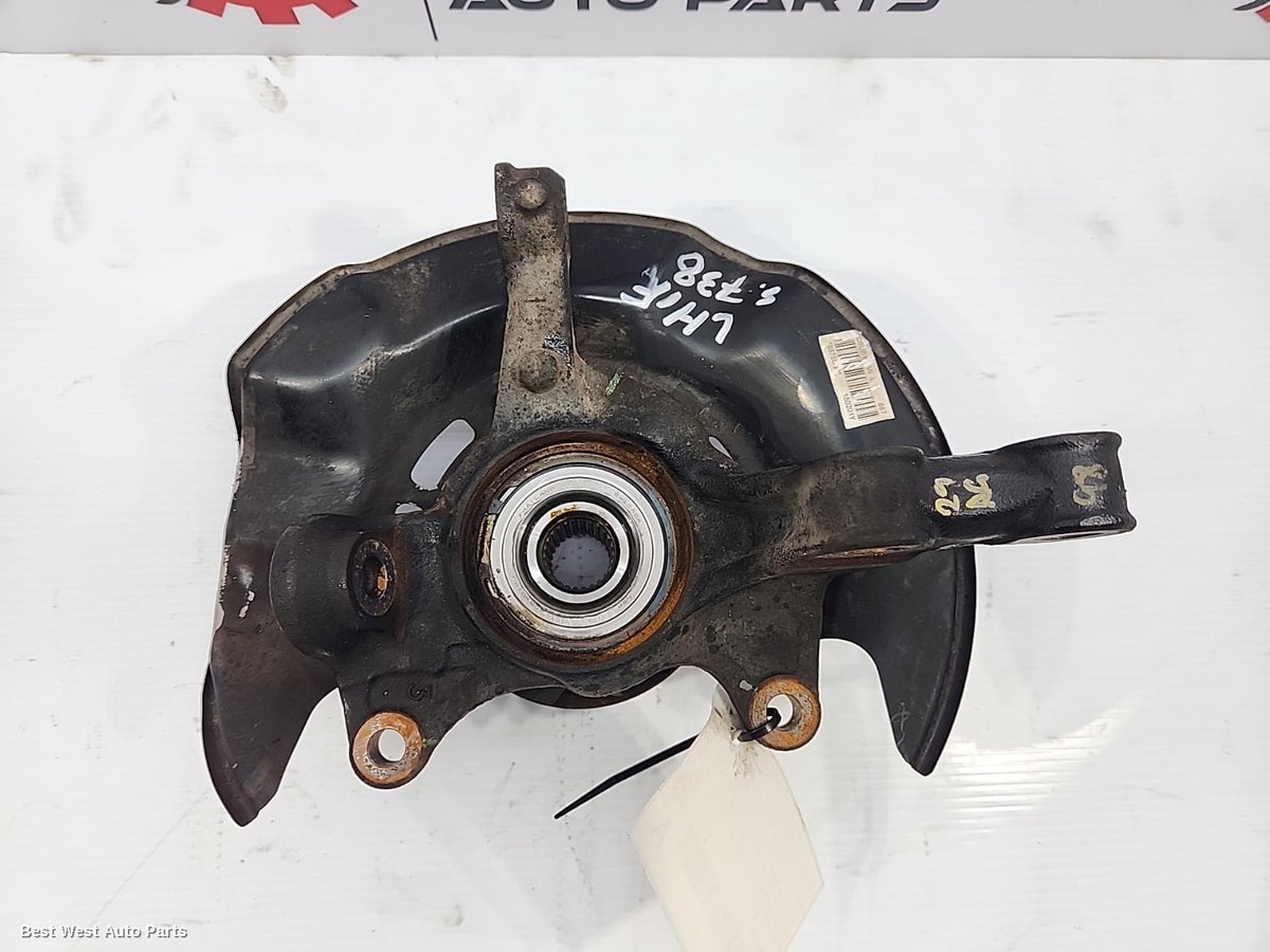 2017 TOYOTA COROLLA Left Front Hub Assembly