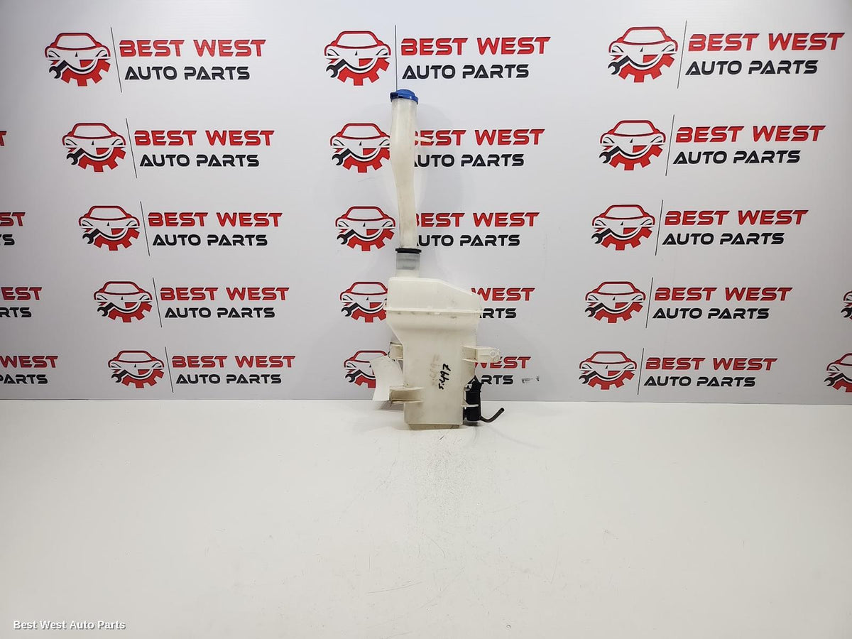 2011 HYUNDAI ILOAD/IMAX Washer Bottle
