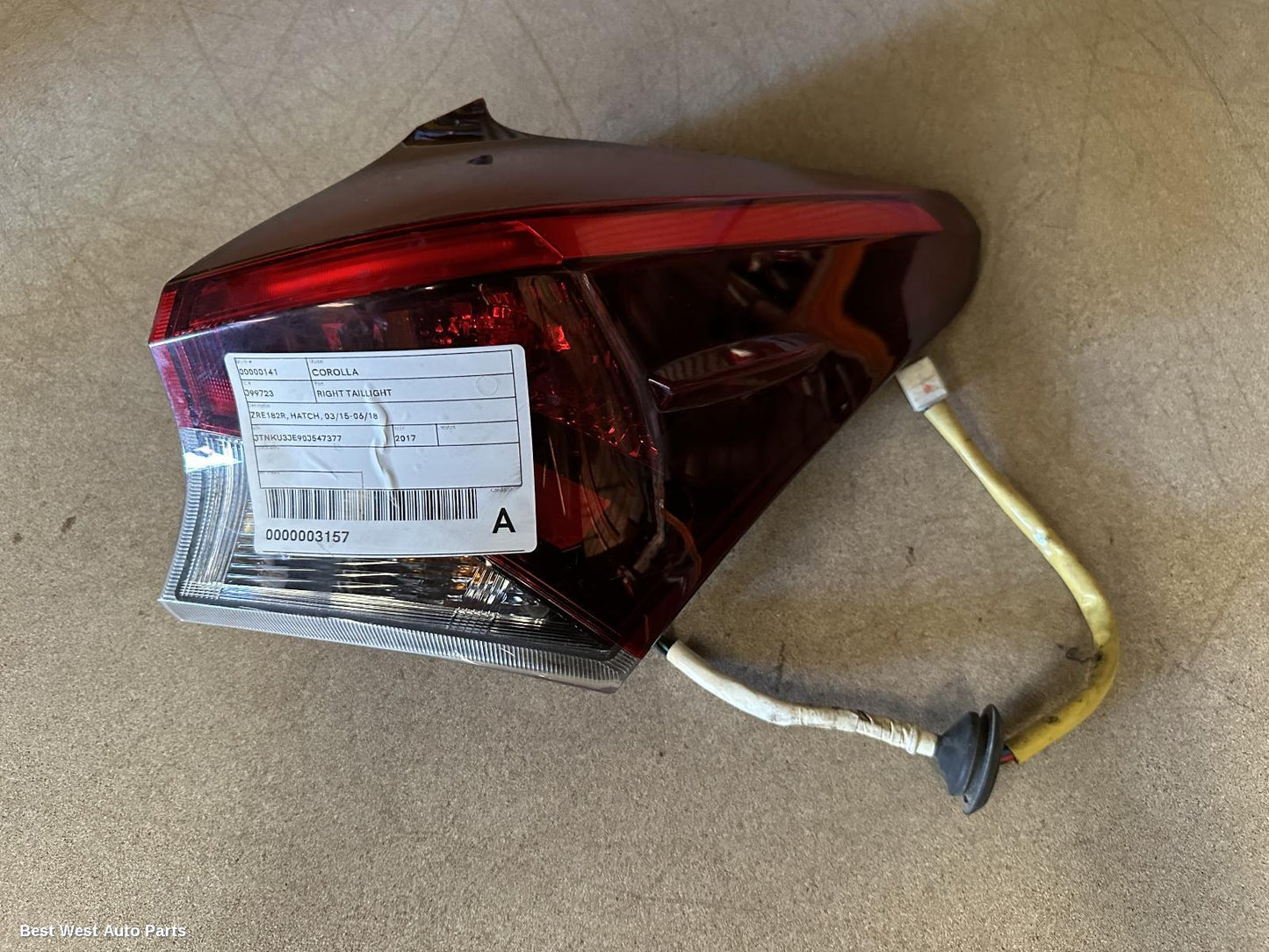 2017 TOYOTA COROLLA Right Taillight
