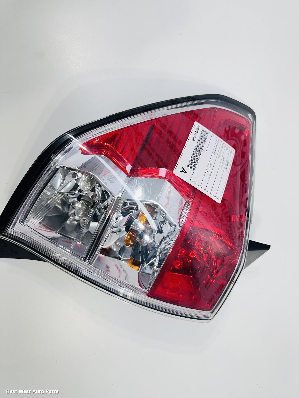 2010 SUBARU FORESTER Left Taillight