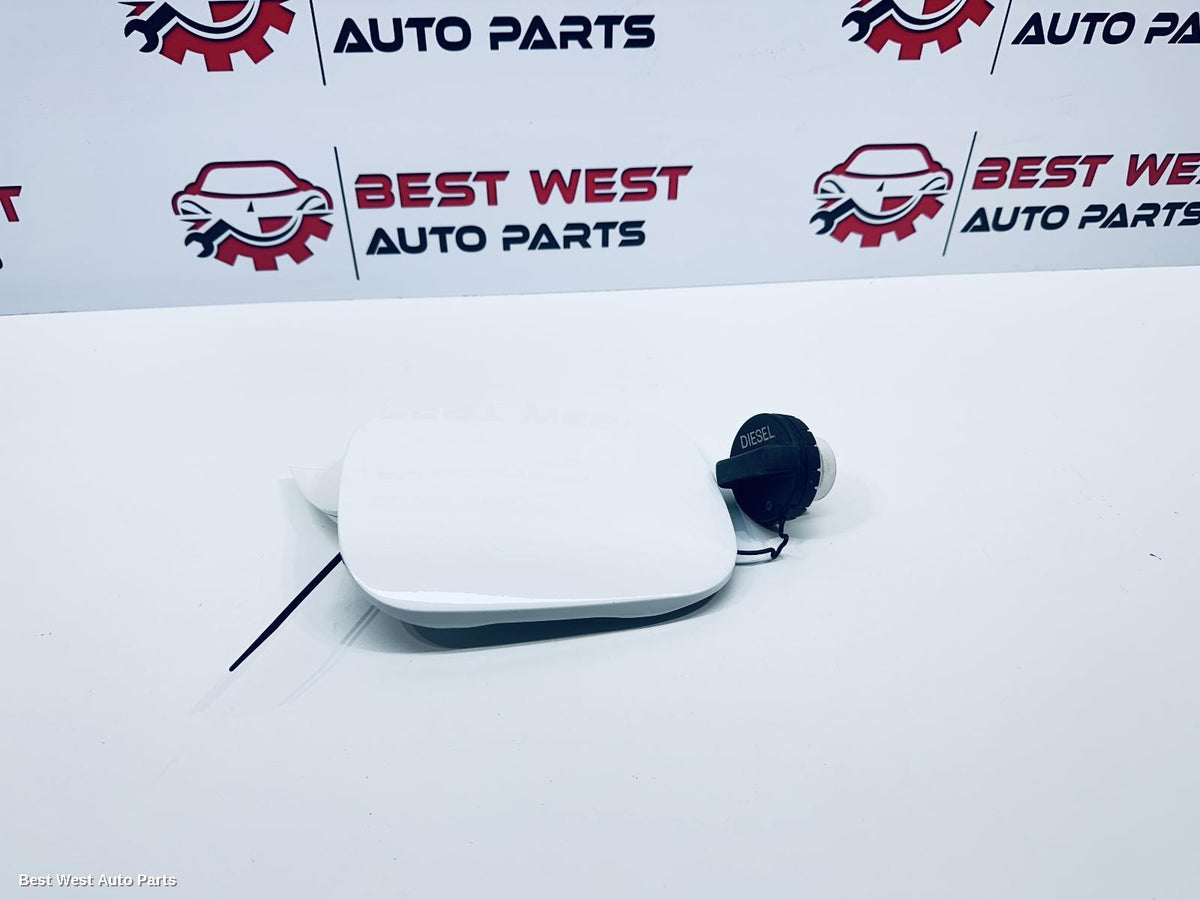 2024 TOYOTA HILUX Fuel Door / Filler