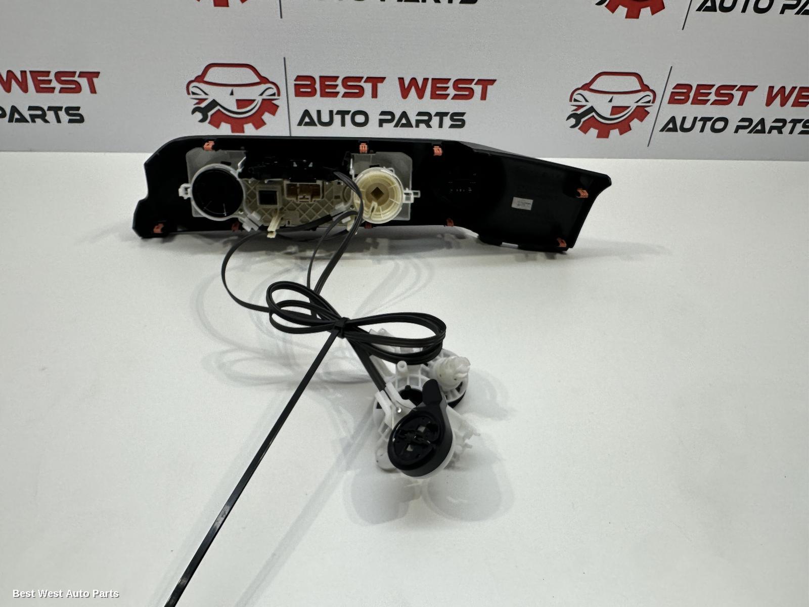 2024 TOYOTA HILUX Heater/Ac Controls