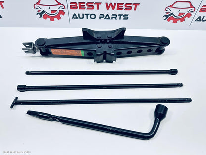 2024 NISSAN NAVARA Jack/Tool Kit