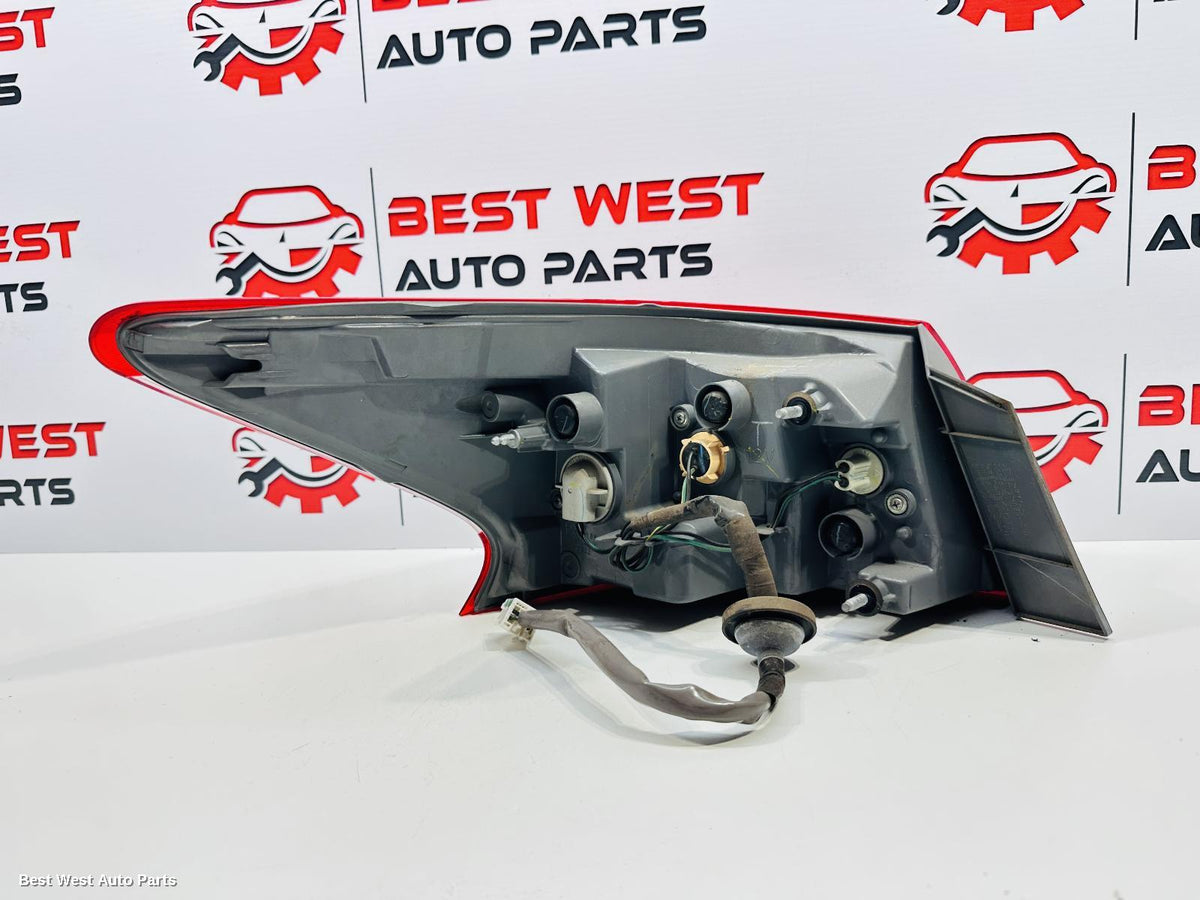 2014 NISSAN PULSAR Right Taillight
