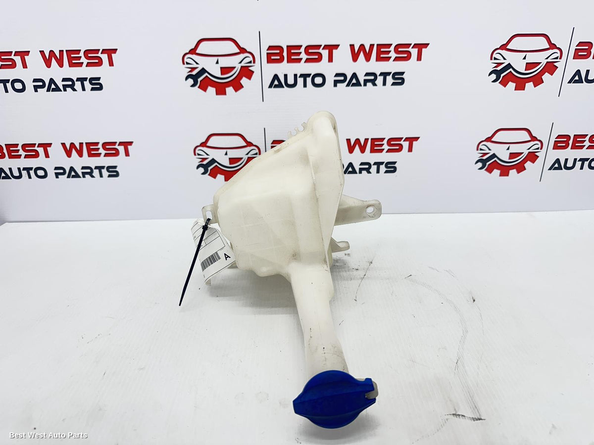 2014 HYUNDAI I20 Washer Bottle