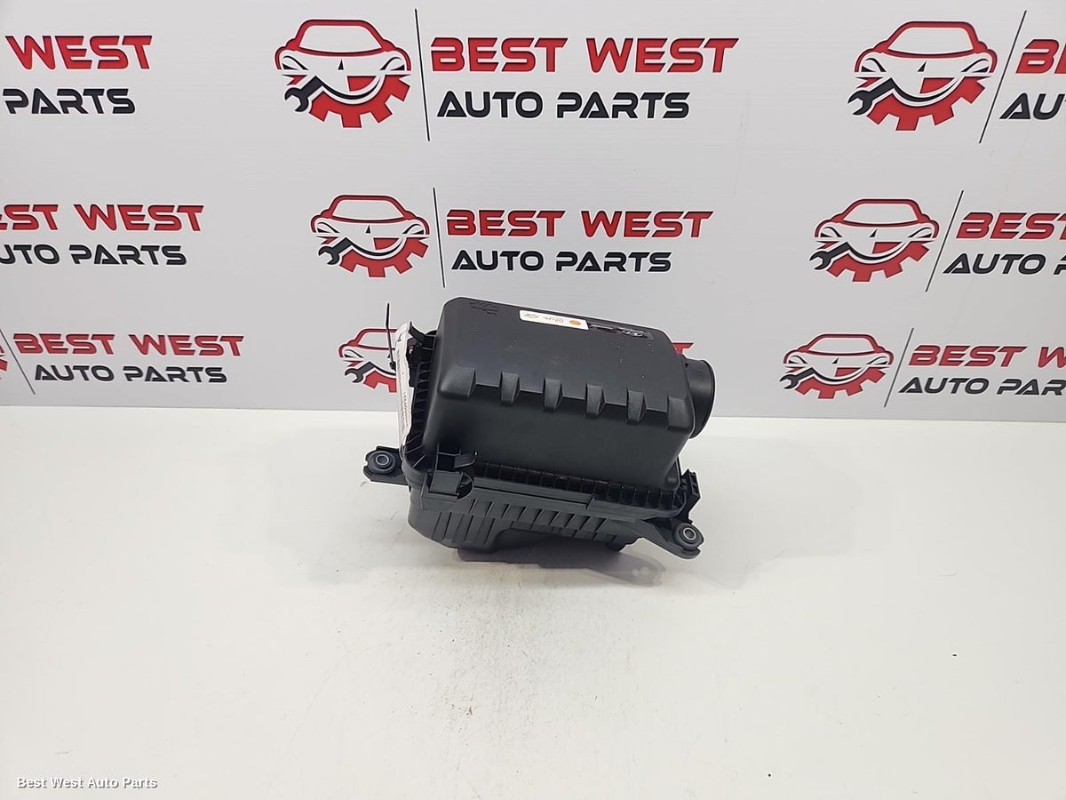 2017 HYUNDAI I30 Air Cleaner/Box