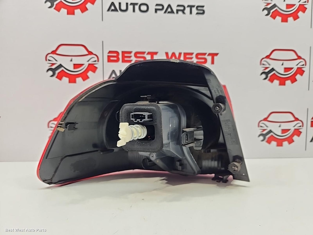 2010 VOLKSWAGEN GOLF Right Taillight