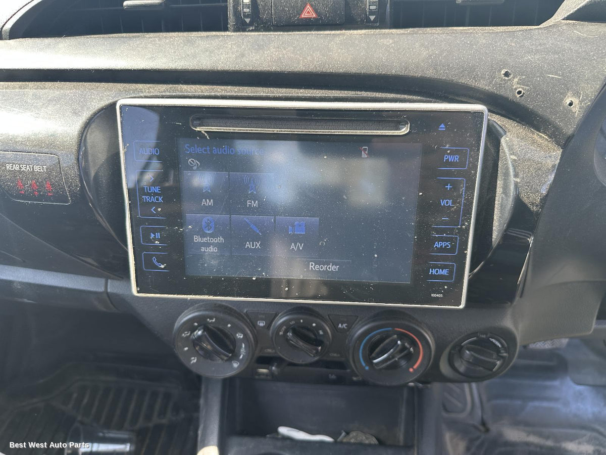 2017 TOYOTA HILUX Radio/Cd/Dvd/Sat/Tv