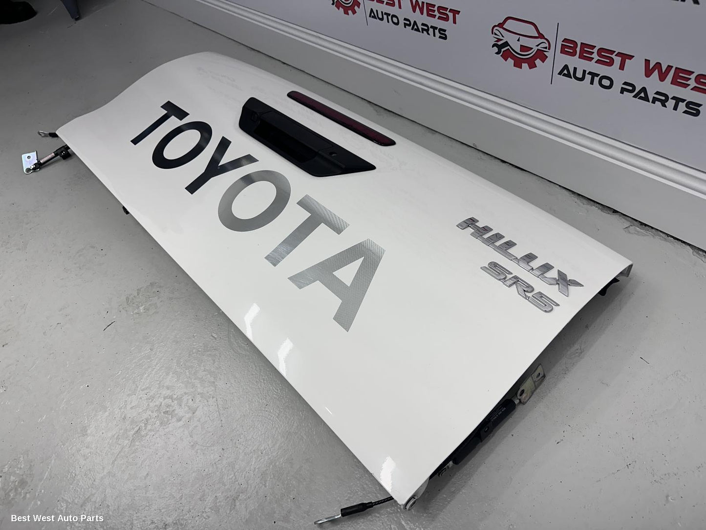 2024 TOYOTA HILUX Bootlid/Tailgate