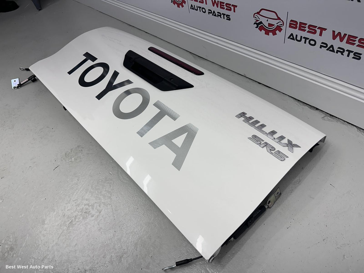 2024 TOYOTA HILUX Bootlid/Tailgate