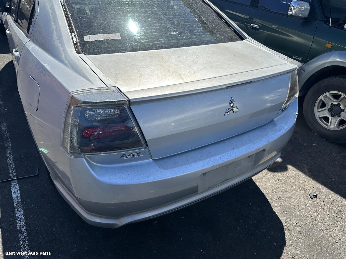 2007 MITSUBISHI 380 Right Guard