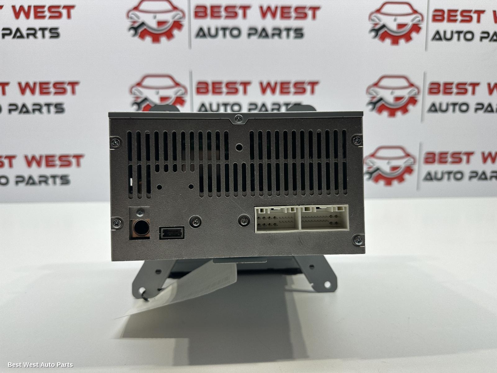 2015 HYUNDAI ILOAD/IMAX Radio/Cd/Dvd/Sat/Tv