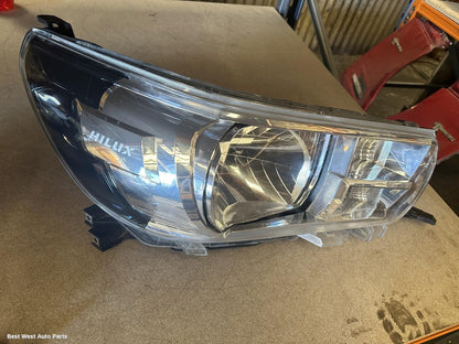 2018 TOYOTA HILUX Right Headlamp