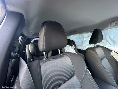 2023 MITSUBISHI OUTLANDER Headrest