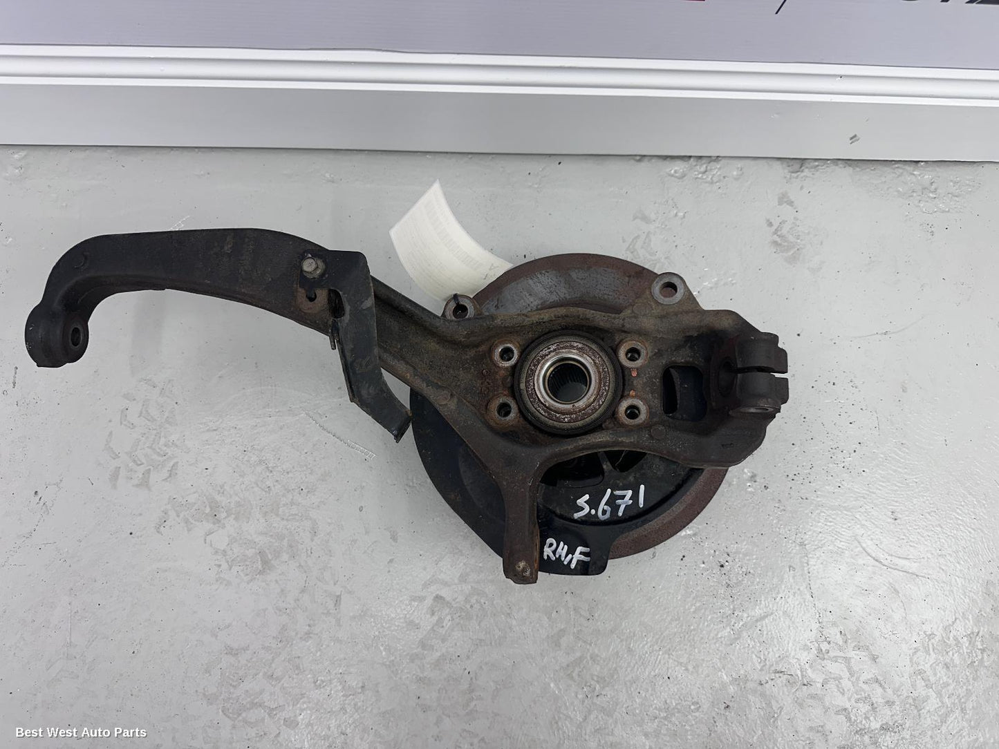 2021 NISSAN NAVARA Right Front Hub Assembly