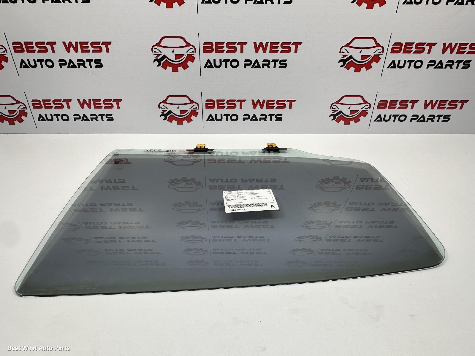 2015 HOLDEN COLORADO Right Rear Door Window