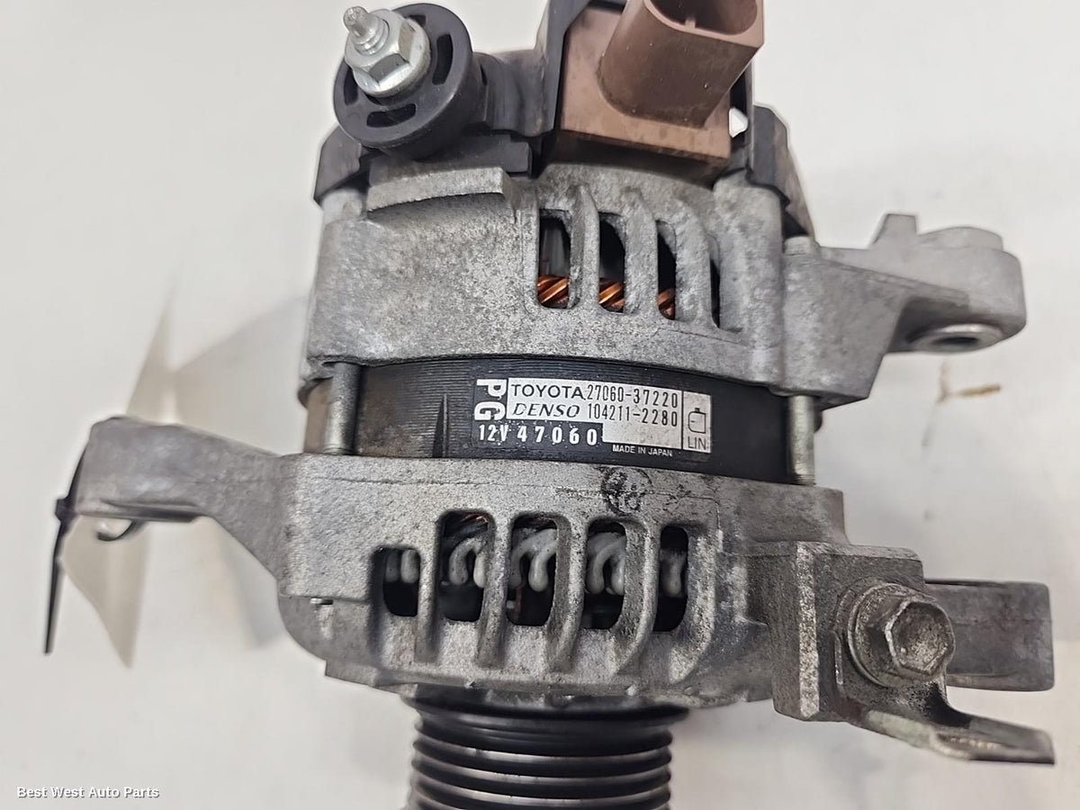 2018 TOYOTA COROLLA Alternator