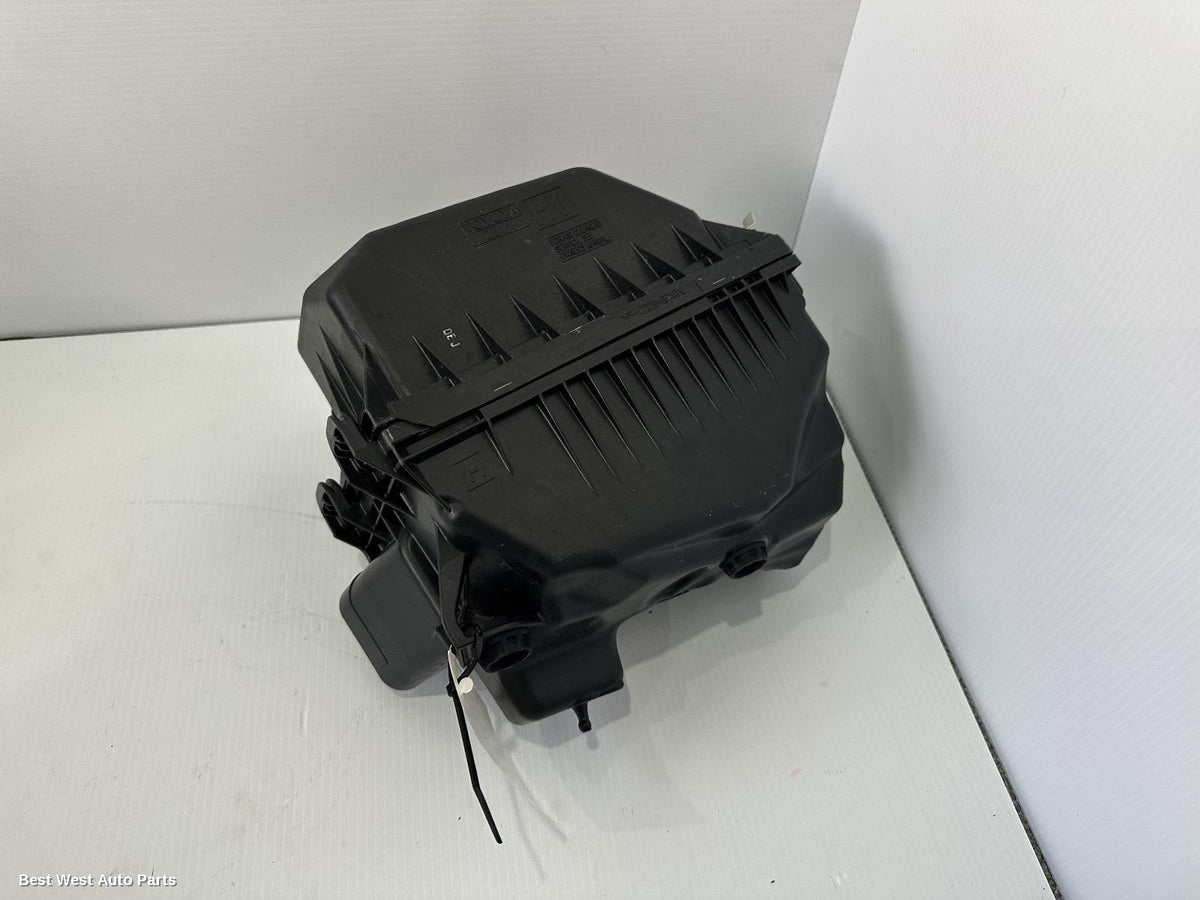 2021 TOYOTA CAMRY Air Cleaner/Box