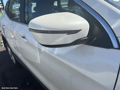2016 NISSAN QASHQAI Rear Garnish