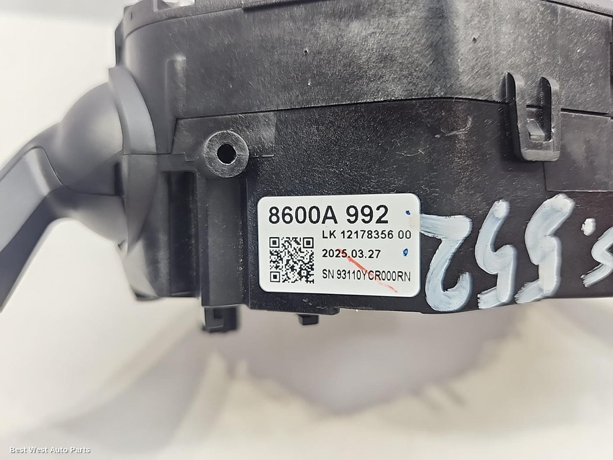 2025 MITSUBISHI OUTLANDER Pwr Dr Wind Switch