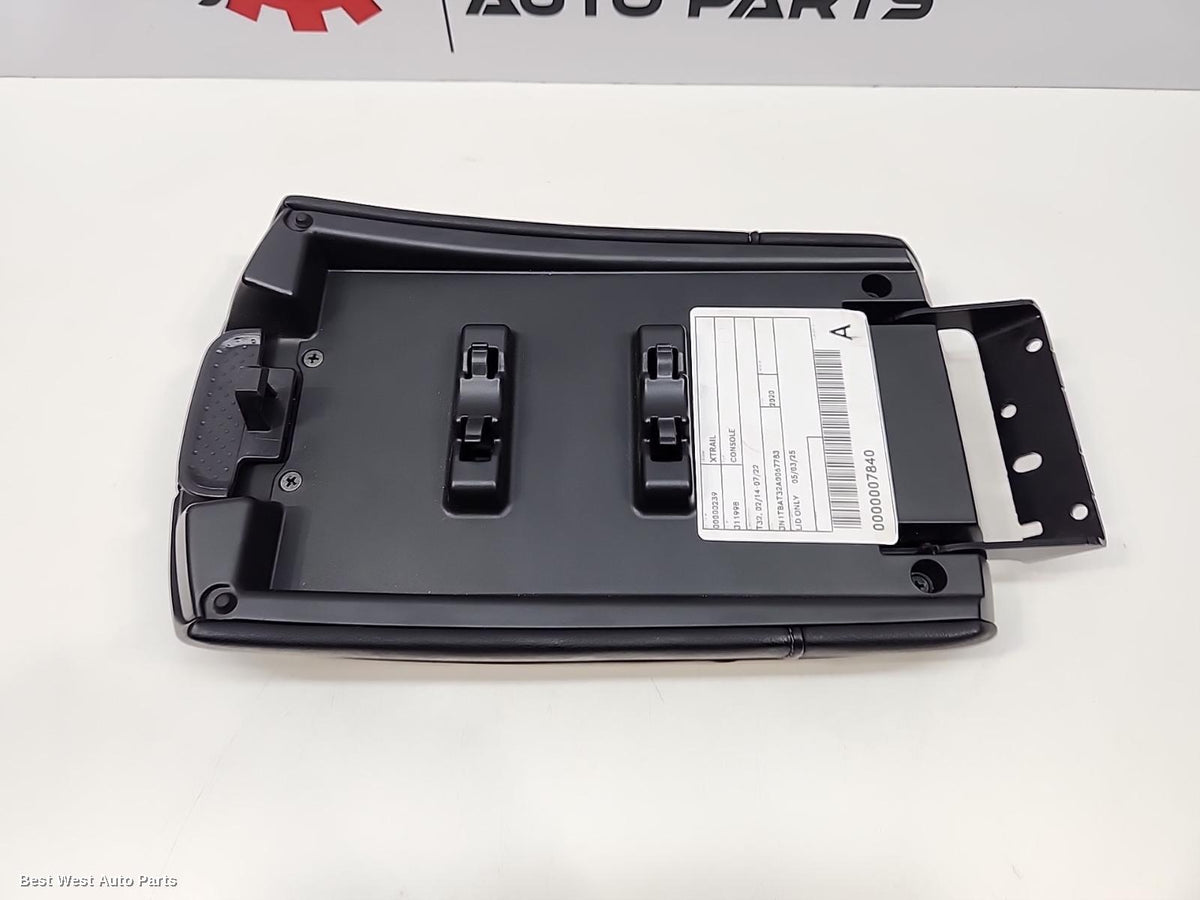 2020 NISSAN XTRAIL Console