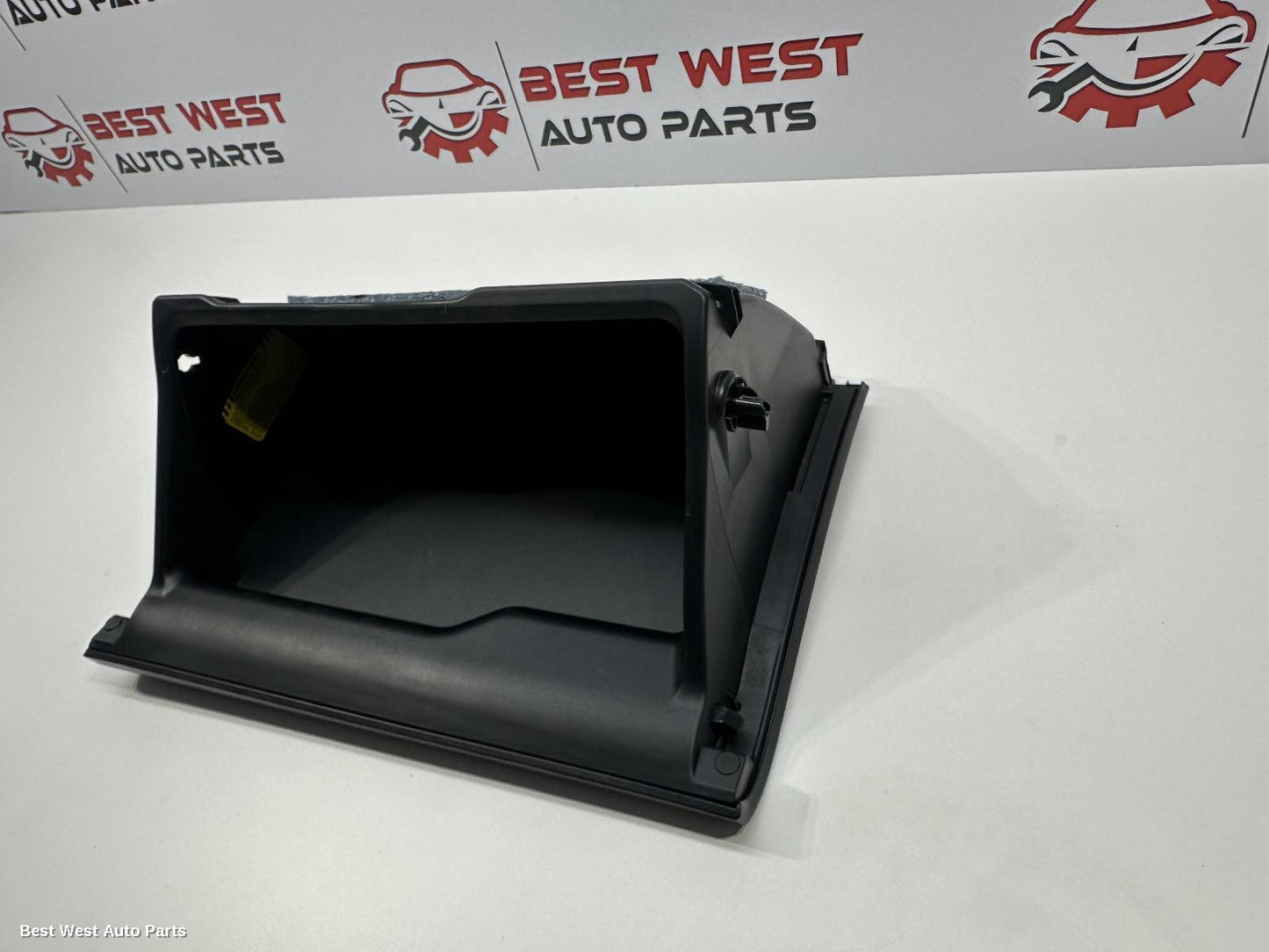 2024 TOYOTA HILUX Glove Box