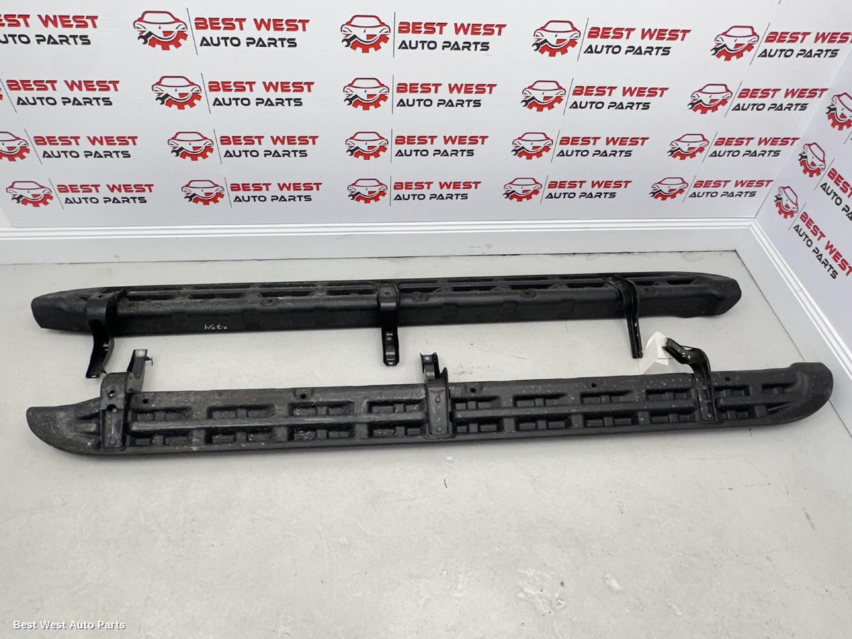 2025 TOYOTA HILUX Side Step/Skirt