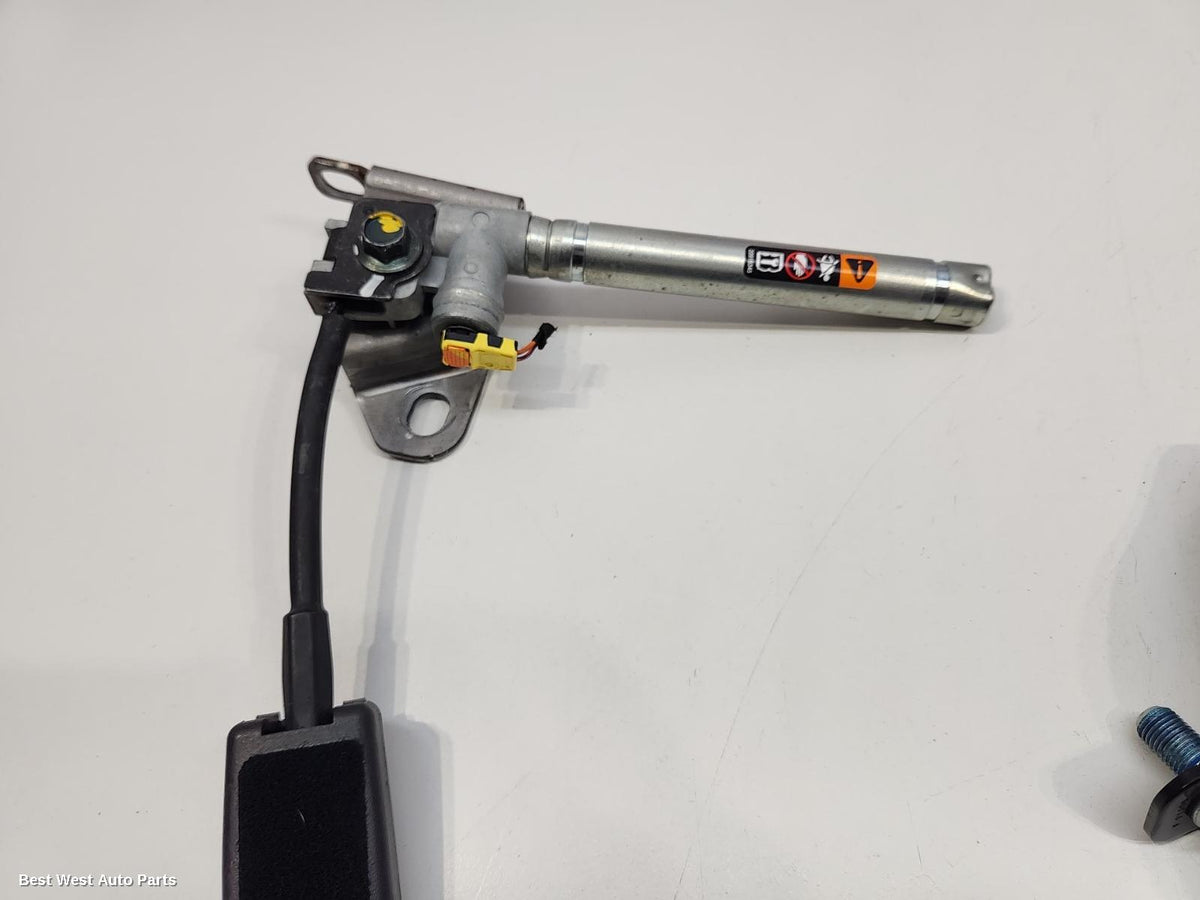 2017 HOLDEN COLORADO Seatbelt/Stalk