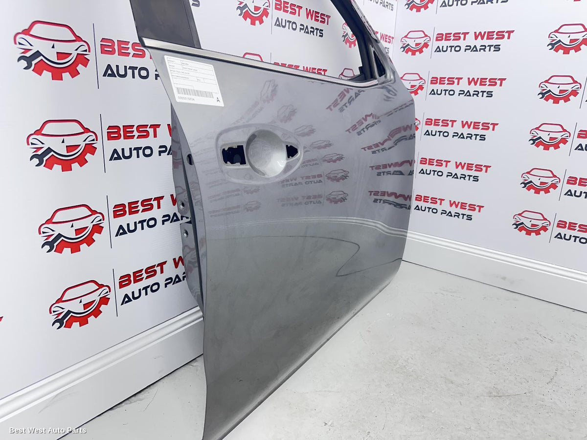 2021 NISSAN NAVARA Right Front Door
