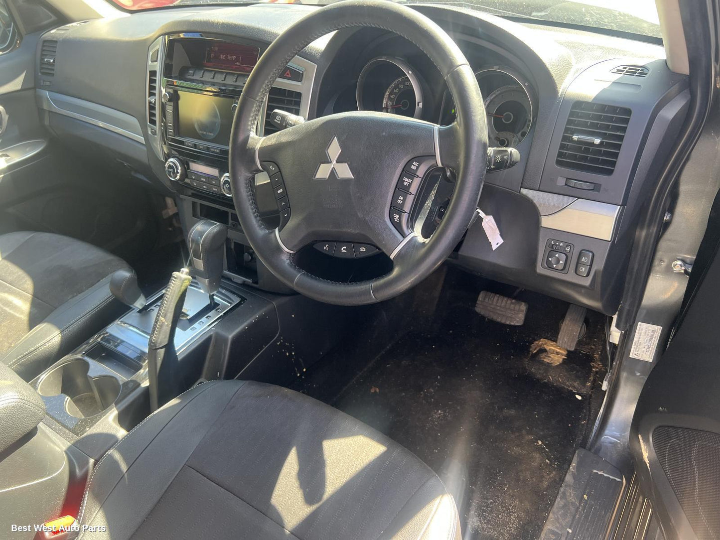 2015 MITSUBISHI PAJERO Differential Centre