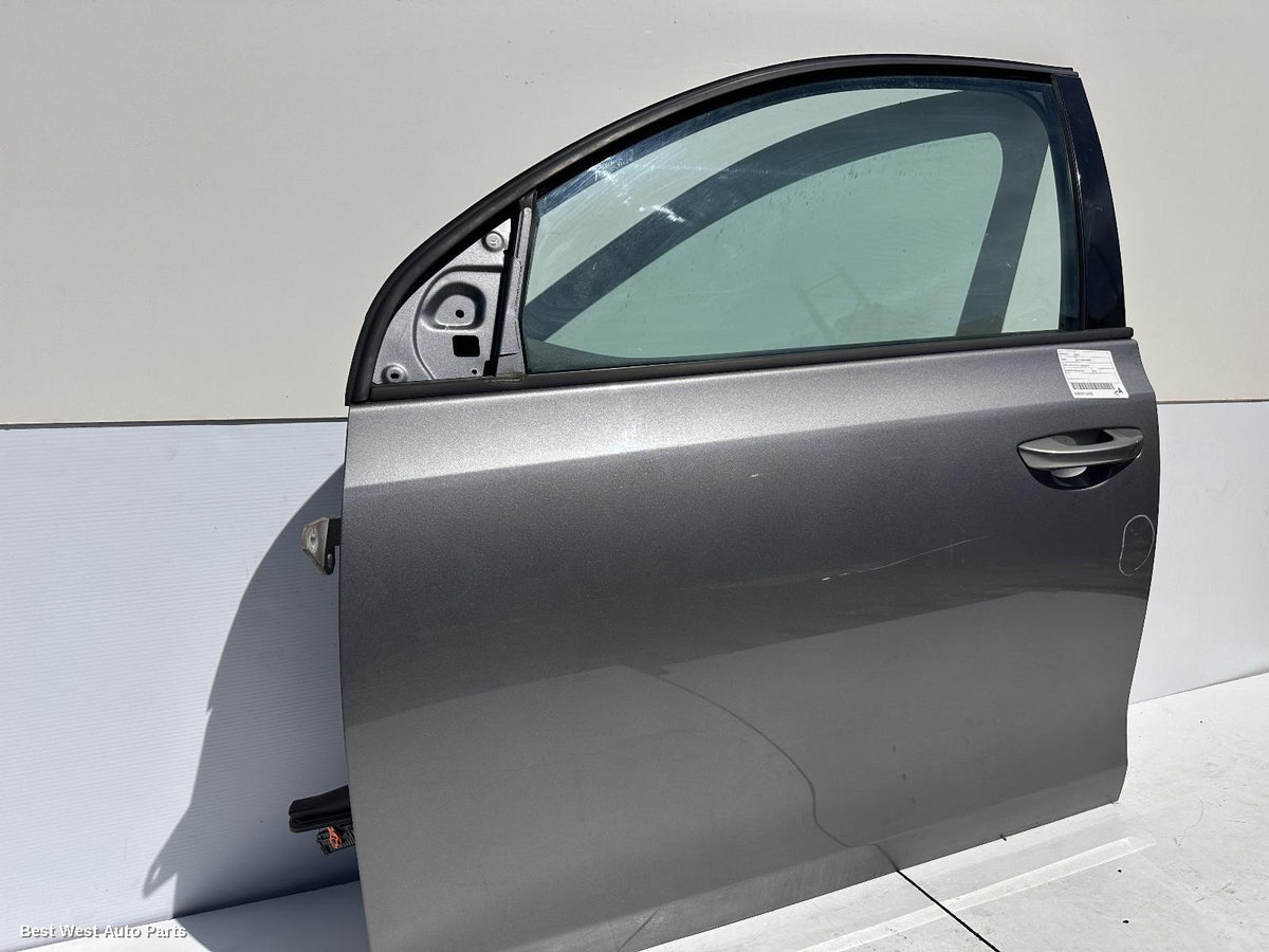 2010 VOLKSWAGEN GOLF Left Front Door