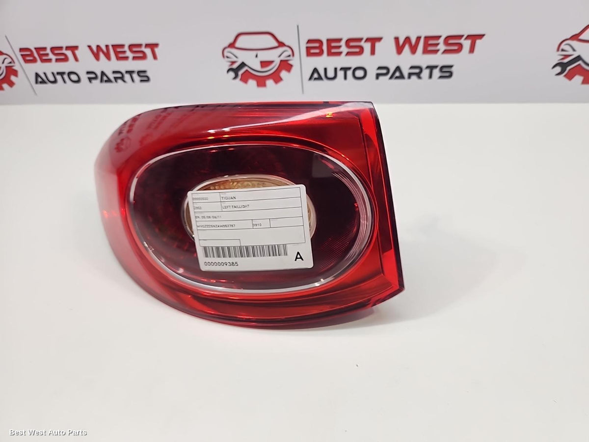 2010 VOLKSWAGEN TIGUAN Left Taillight