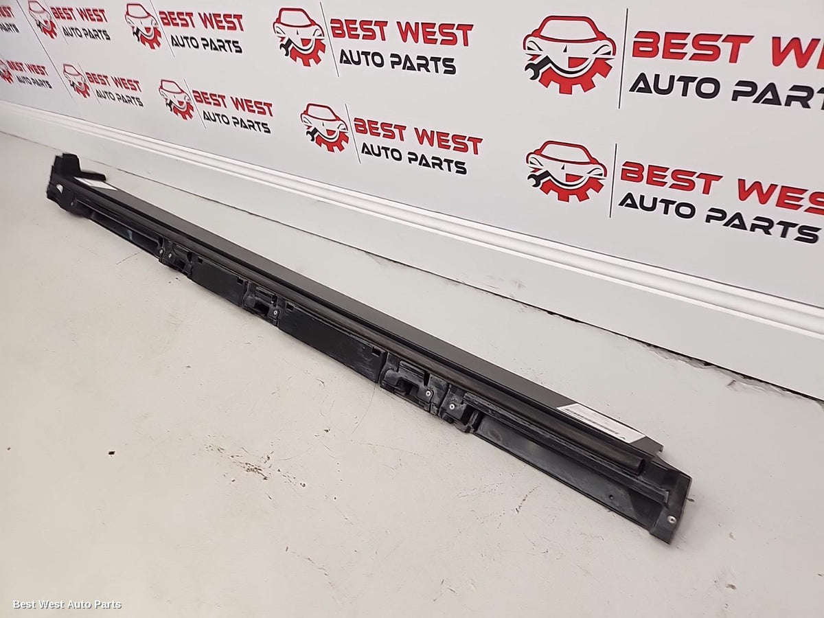 2023 MITSUBISHI OUTLANDER Side Step/Skirt