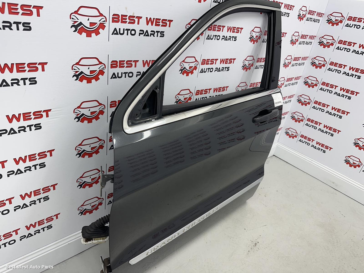 2011 JEEP GRANDCHEROKEE Left Front Door