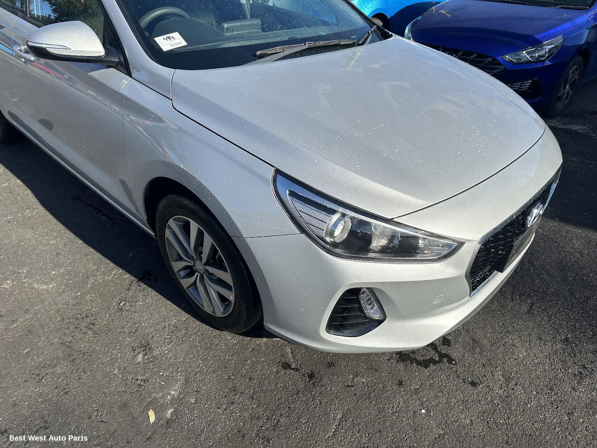 2017 HYUNDAI I30 Washer Bottle