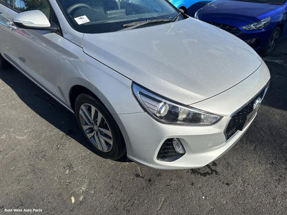 2017 HYUNDAI I30 Washer Bottle