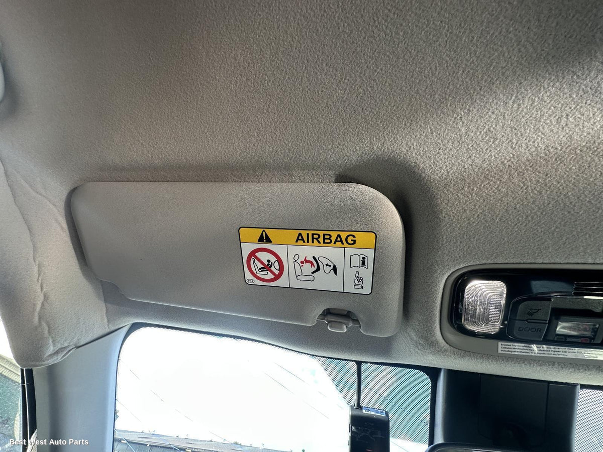 2021 TOYOTA YARIS CROSS Sunvisor