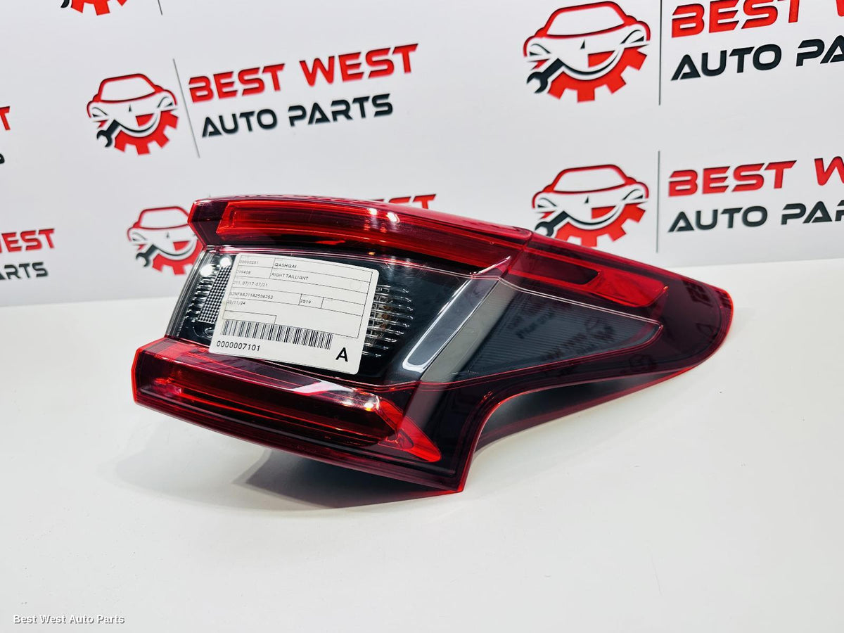 2019 NISSAN QASHQAI Right Taillight