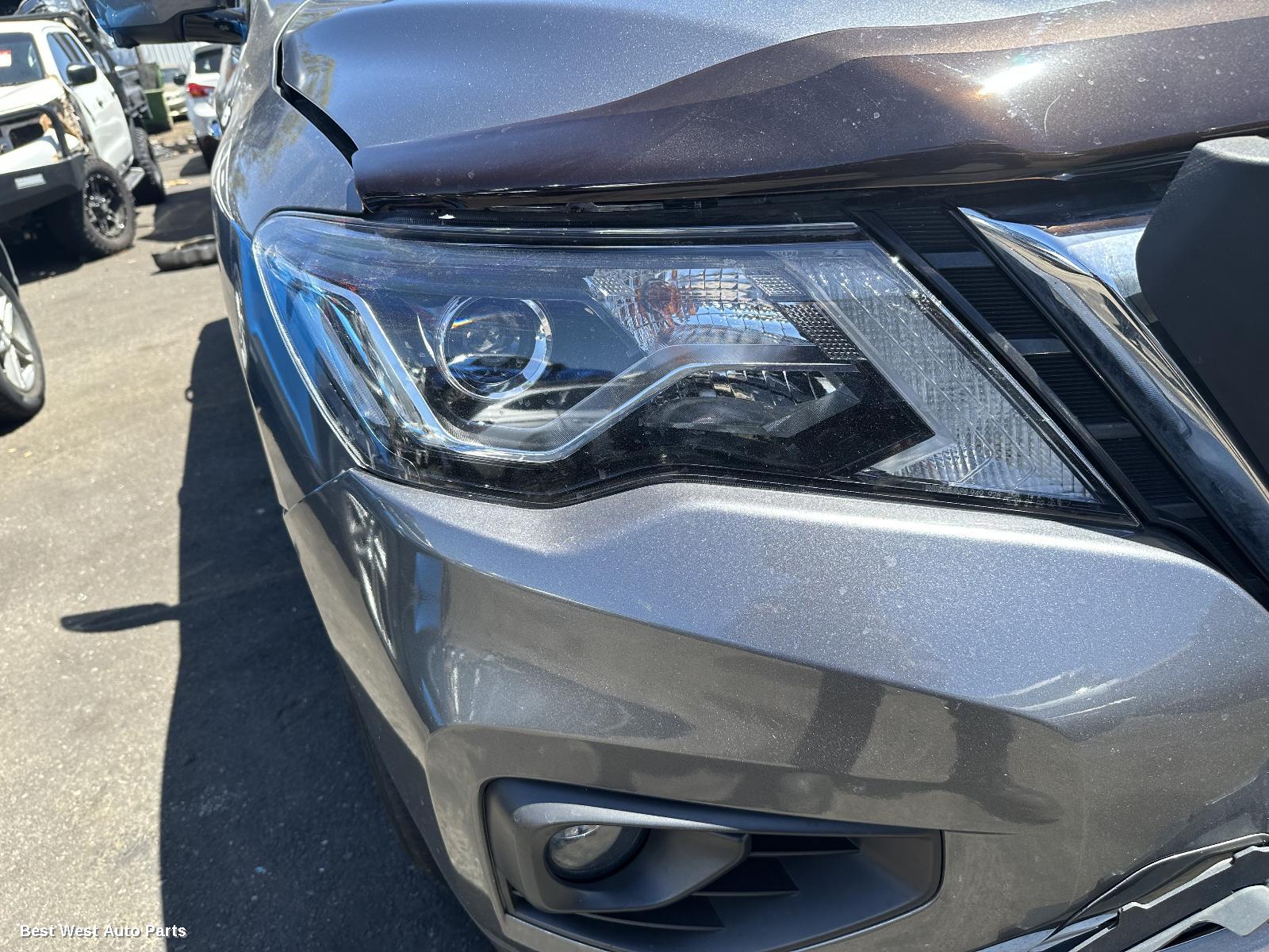 2019 NISSAN PATHFINDER Console