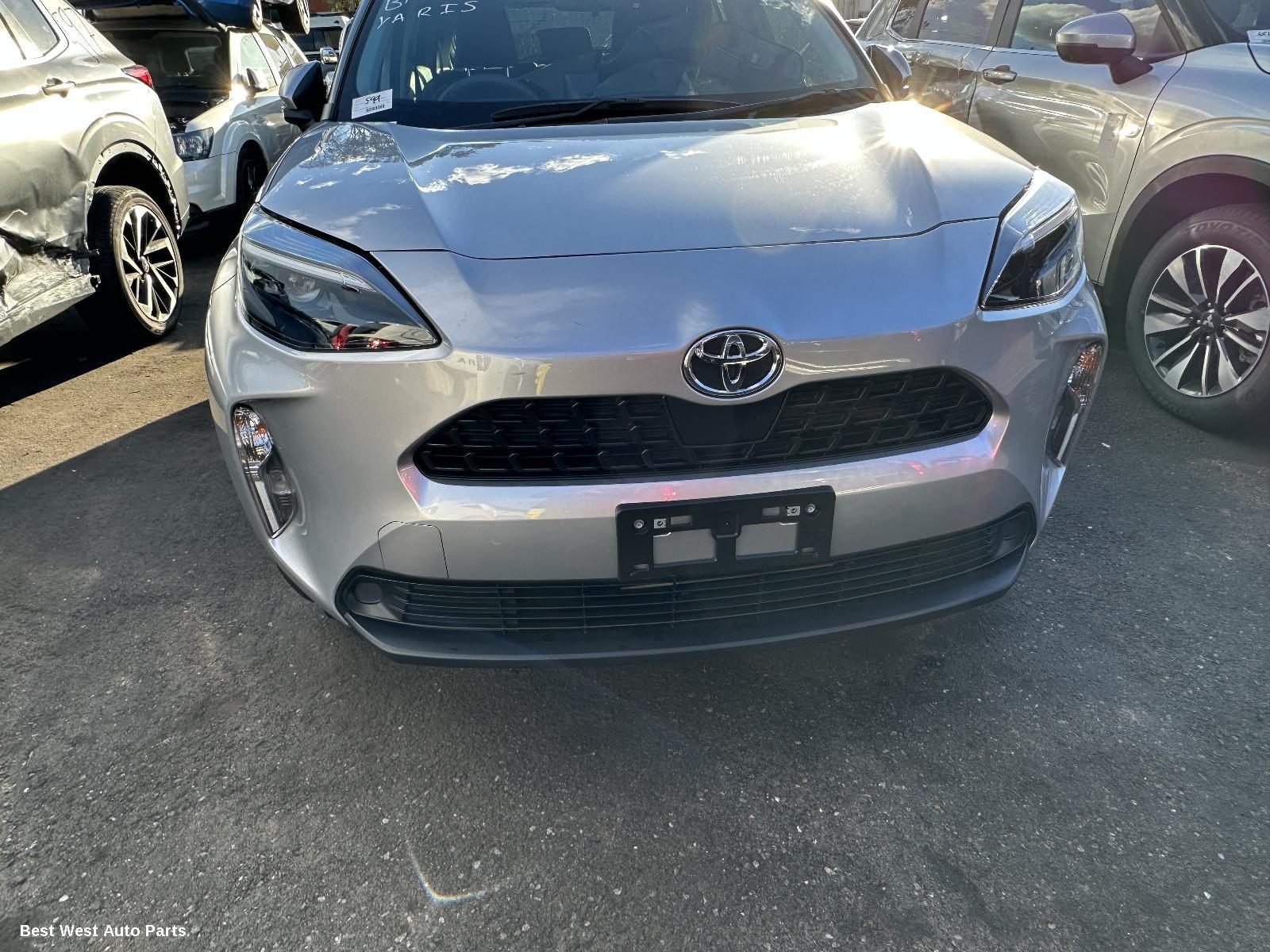 2024 TOYOTA YARIS CROSS Right Front Window Reg/Motor